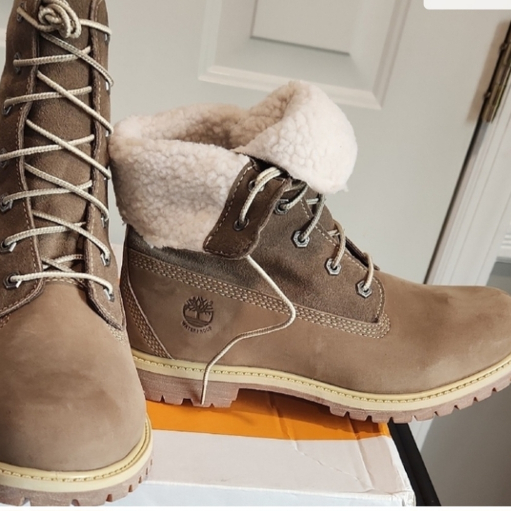 New Timberland Women's Taupe Lace Up Boots Sz9